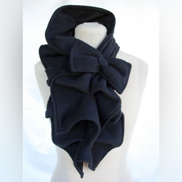 All wrapped up in the perfect Scarf!🧣 - Picture 2 of 4